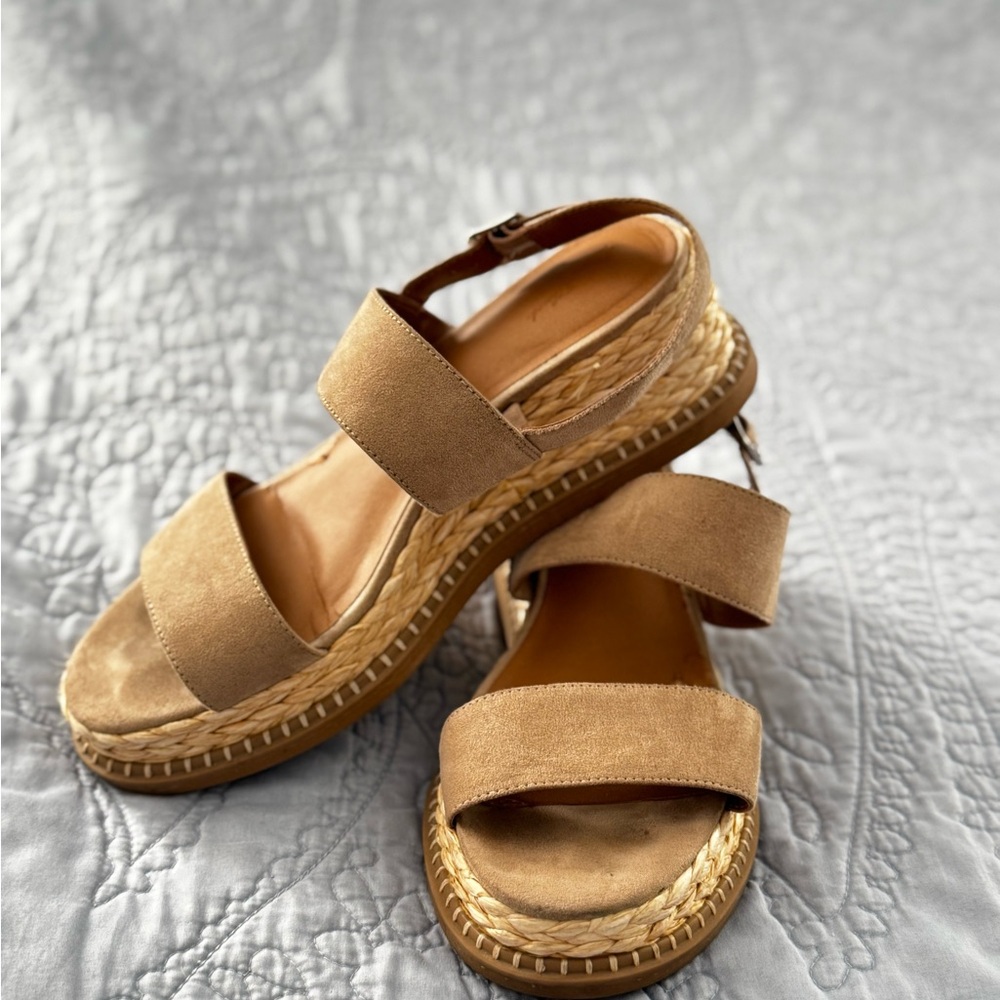 Universal Thread Brown Espadrille Sandals women’s size 9